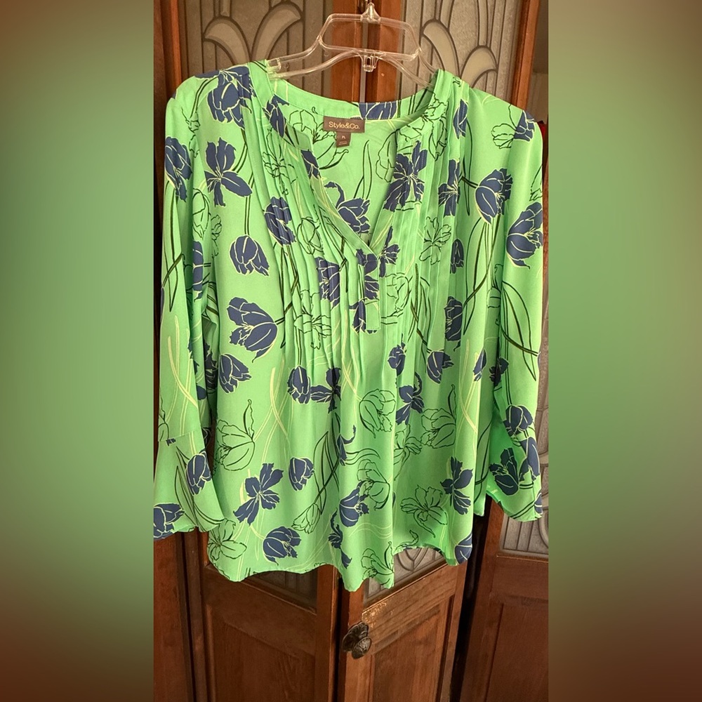 Style & Co Green Printed Pin tuck Blouse  PL